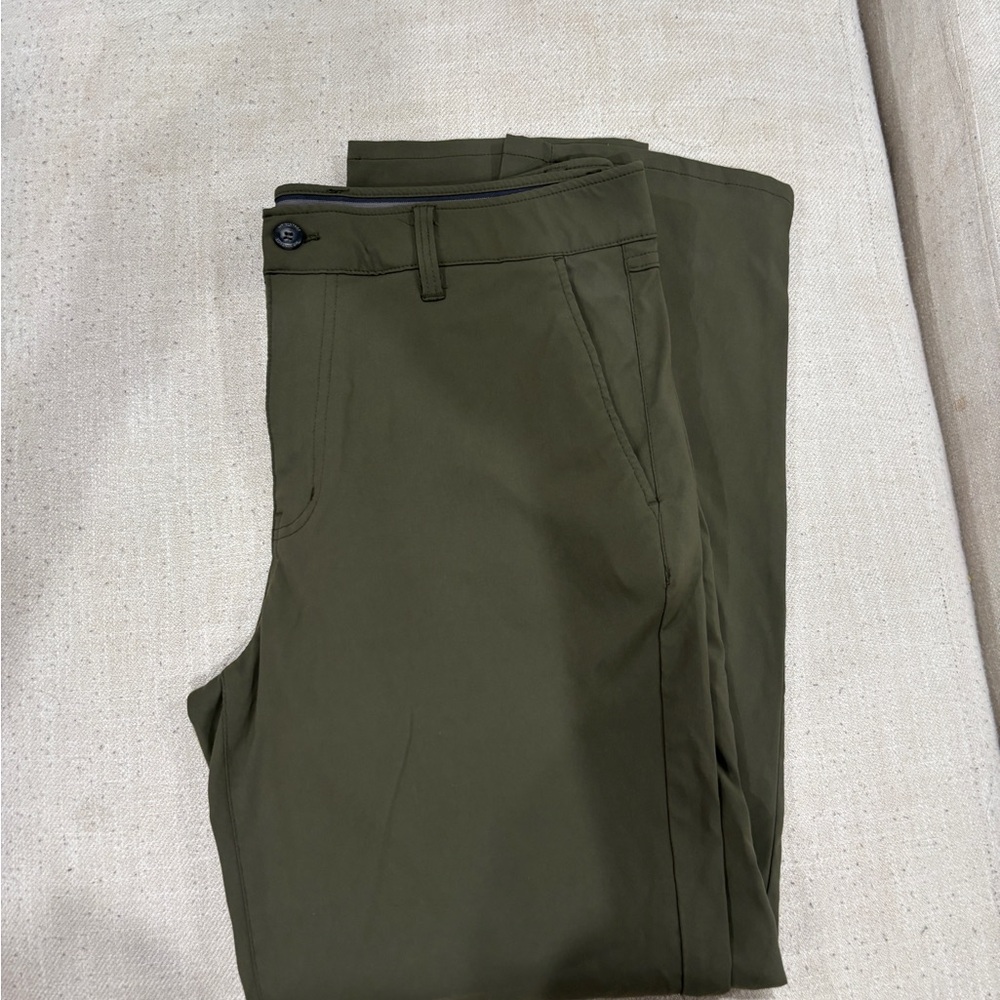 Weatherproof Men's Khaki Pants in Olive